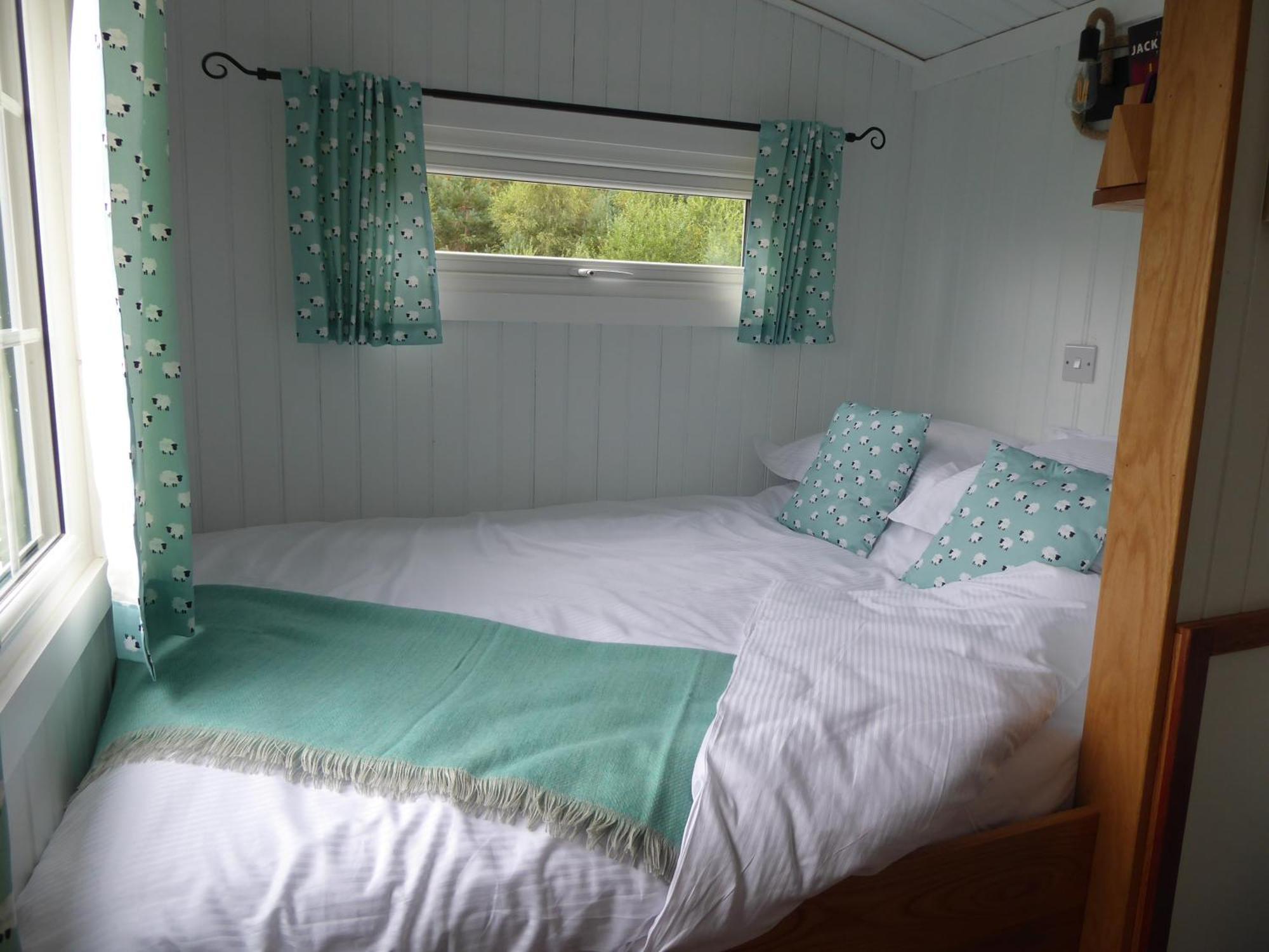 Dalnoid Cottages & Treehouses Nr Glenshee Экстерьер фото