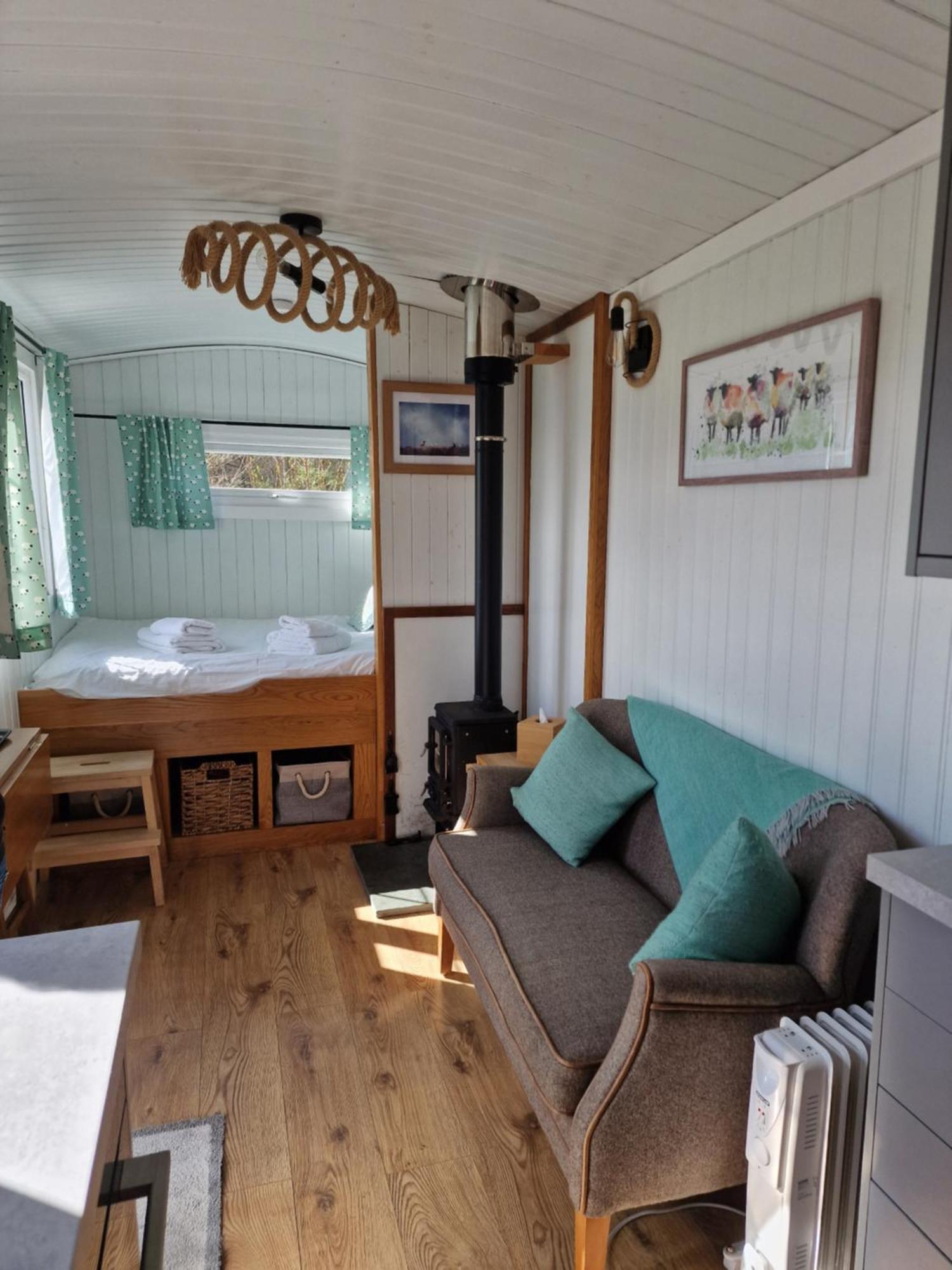 Dalnoid Cottages & Treehouses Nr Glenshee Экстерьер фото