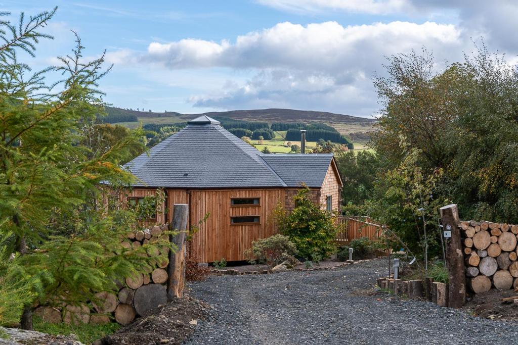Dalnoid Cottages & Treehouses Nr Glenshee Экстерьер фото