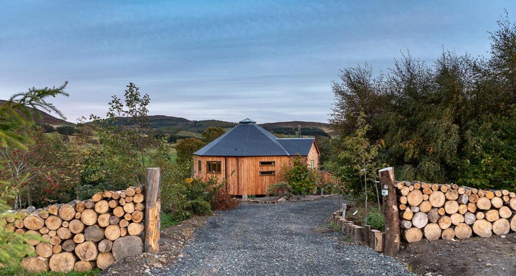 Dalnoid Cottages & Treehouses Nr Glenshee Экстерьер фото