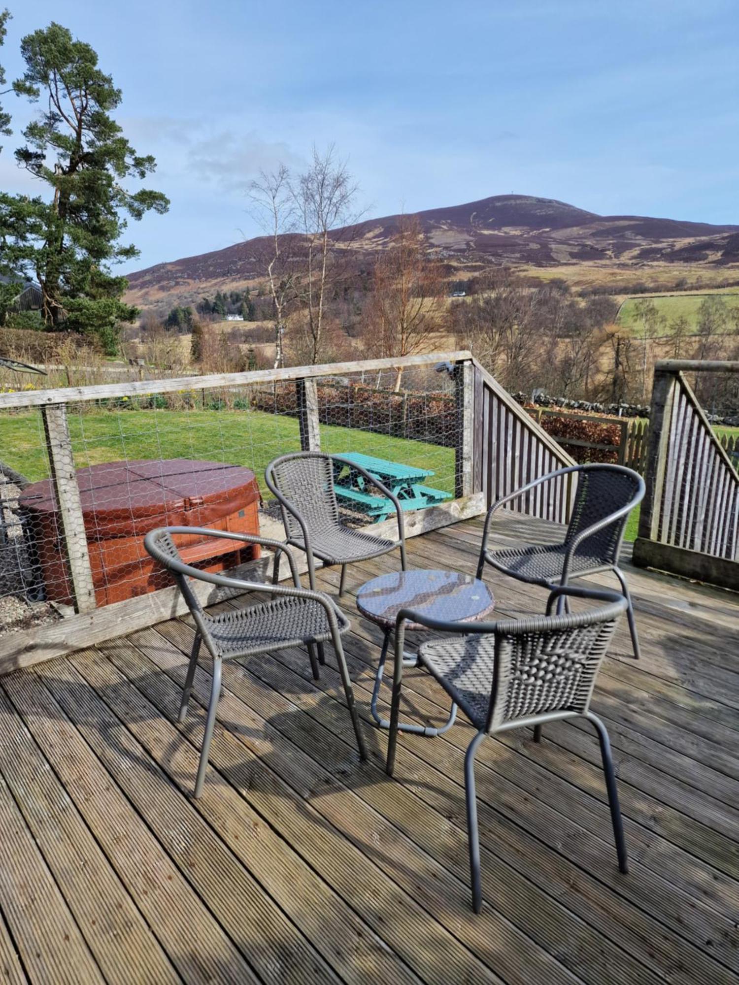 Dalnoid Cottages & Treehouses Nr Glenshee Экстерьер фото
