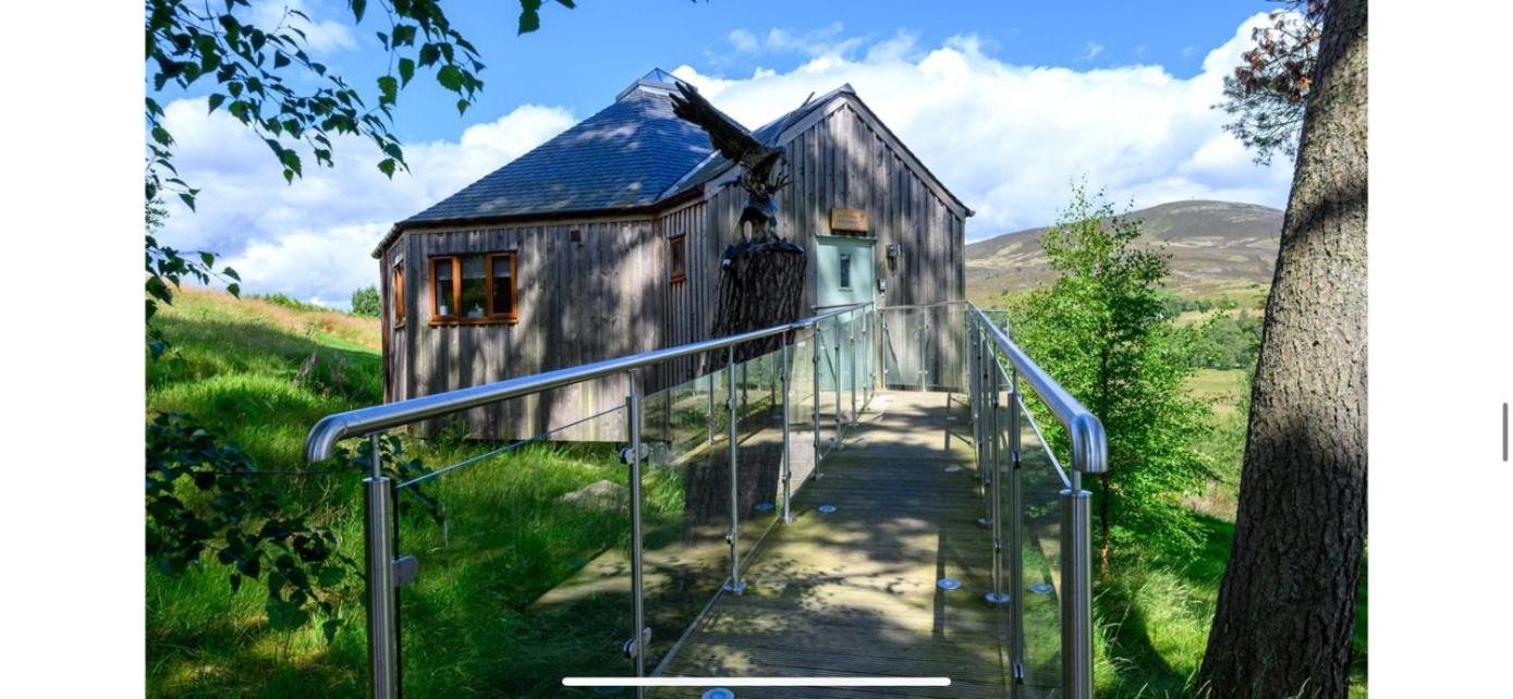 Dalnoid Cottages & Treehouses Nr Glenshee Экстерьер фото