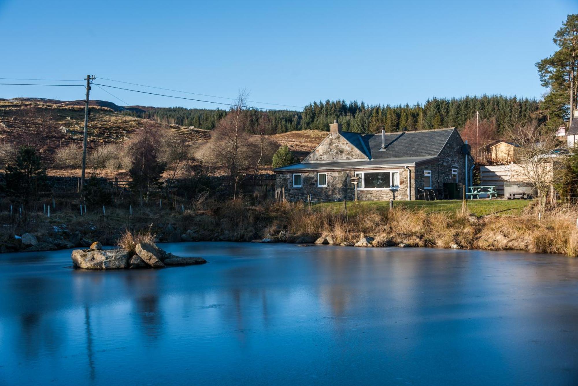 Dalnoid Cottages & Treehouses Nr Glenshee Экстерьер фото