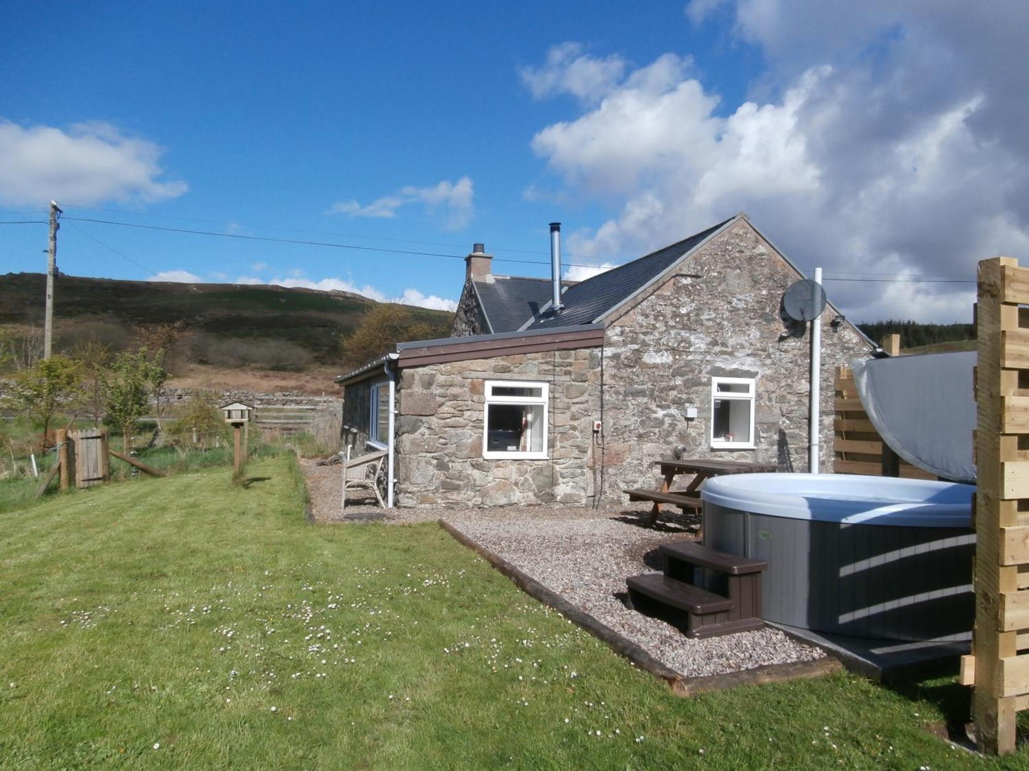 Dalnoid Cottages & Treehouses Nr Glenshee Экстерьер фото