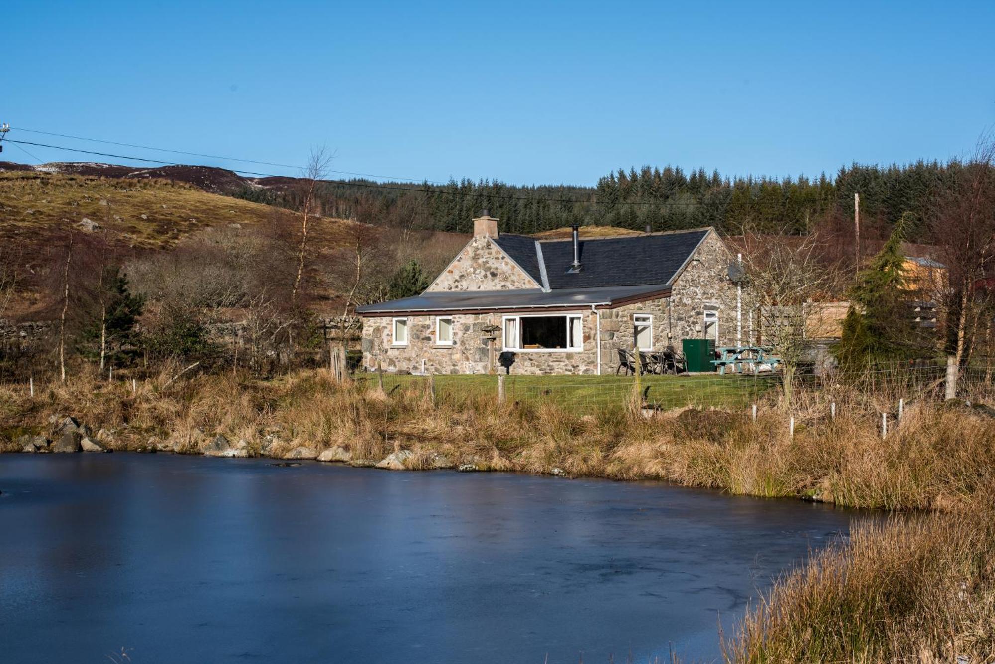 Dalnoid Cottages & Treehouses Nr Glenshee Экстерьер фото